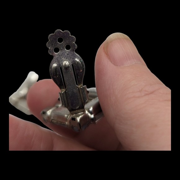 Vintage Light Blue Opaque Clip On Earrings Silver Tone Unsigned 1" Diamond shape - Picture 10 of 11